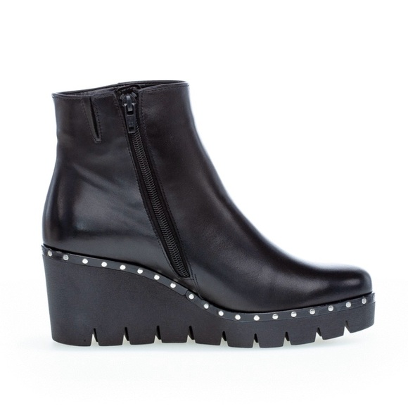 Gabor-Women's Size 8.5 but fit like a size 10 Black Utopia Wedge Heel Ankle Boot - Picture 2 of 12